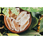 miniature cristaux dans un panier